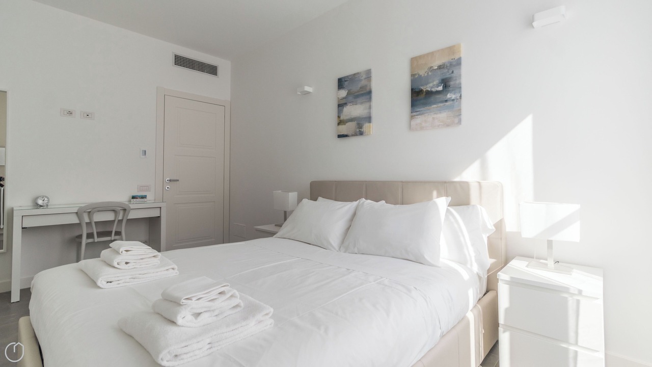 Photo of Bedroom in Magenta
