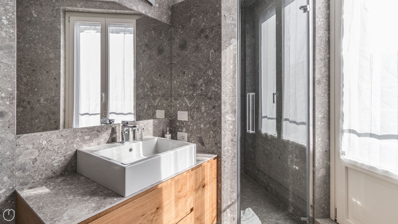 Photo of Bathroom in Magenta
