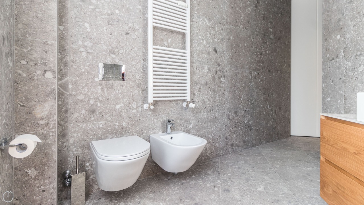 Photo of Bathroom in Magenta