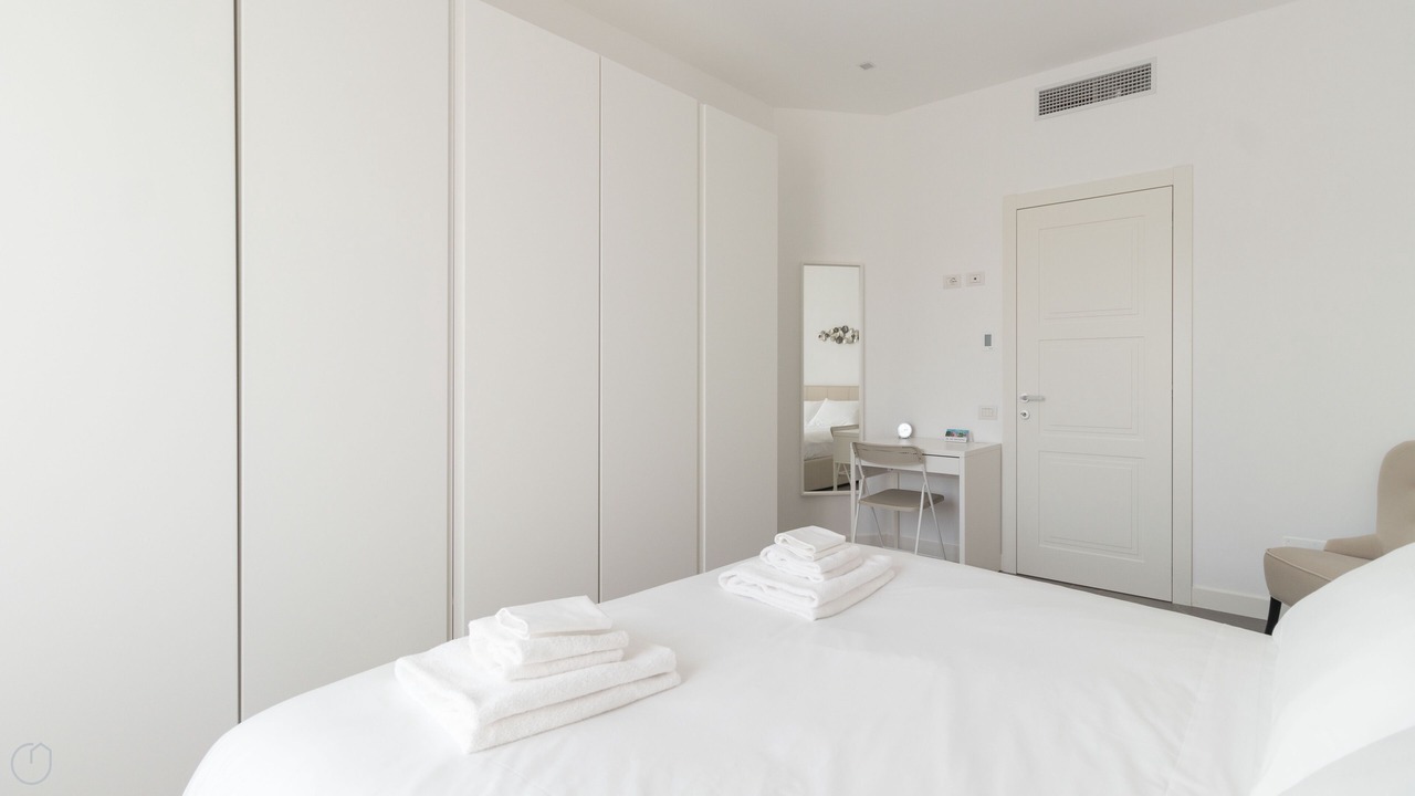 Photo of Bedroom in Magenta
