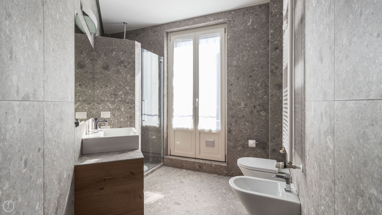 Photo of Bathroom in Magenta
