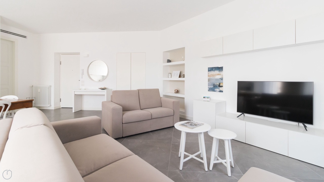 Photo of Livingroom in Magenta