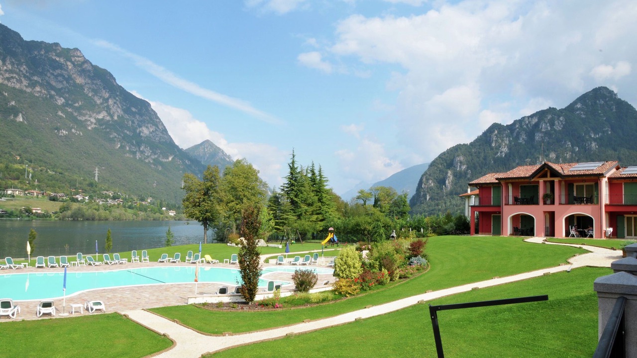 Photo of Outdoor in Crone