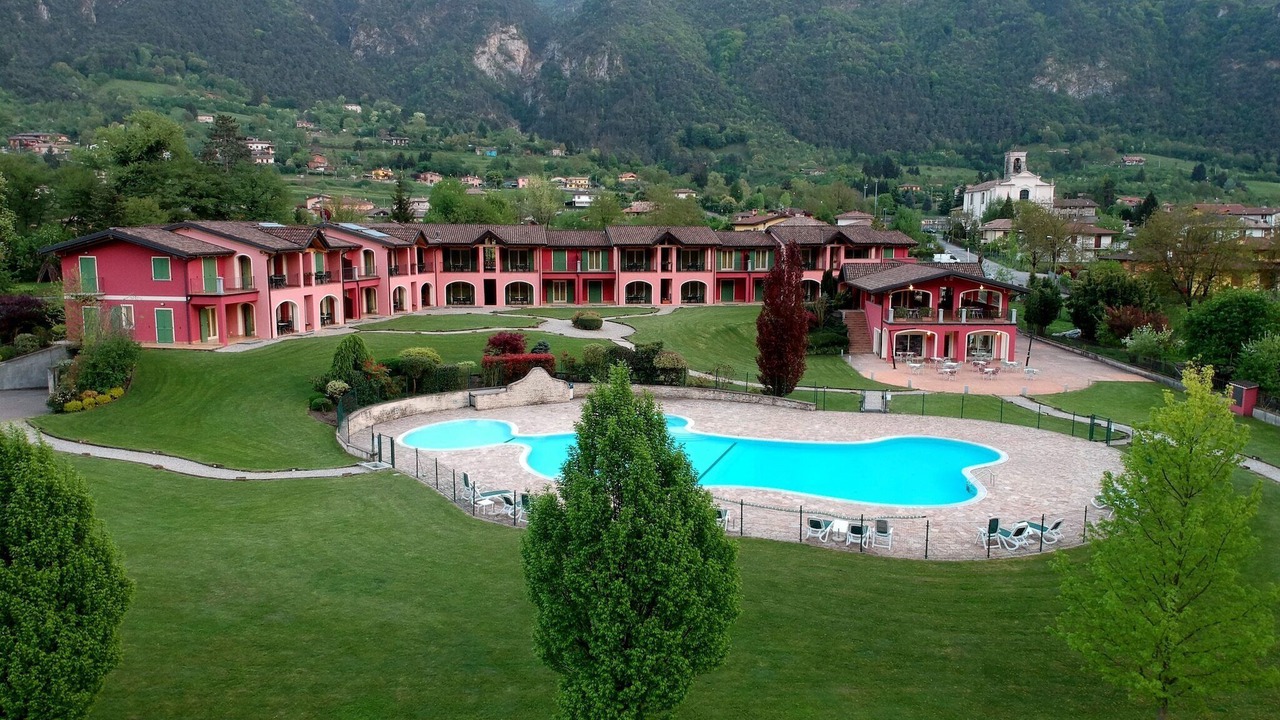 Photo of Outdoor in Crone