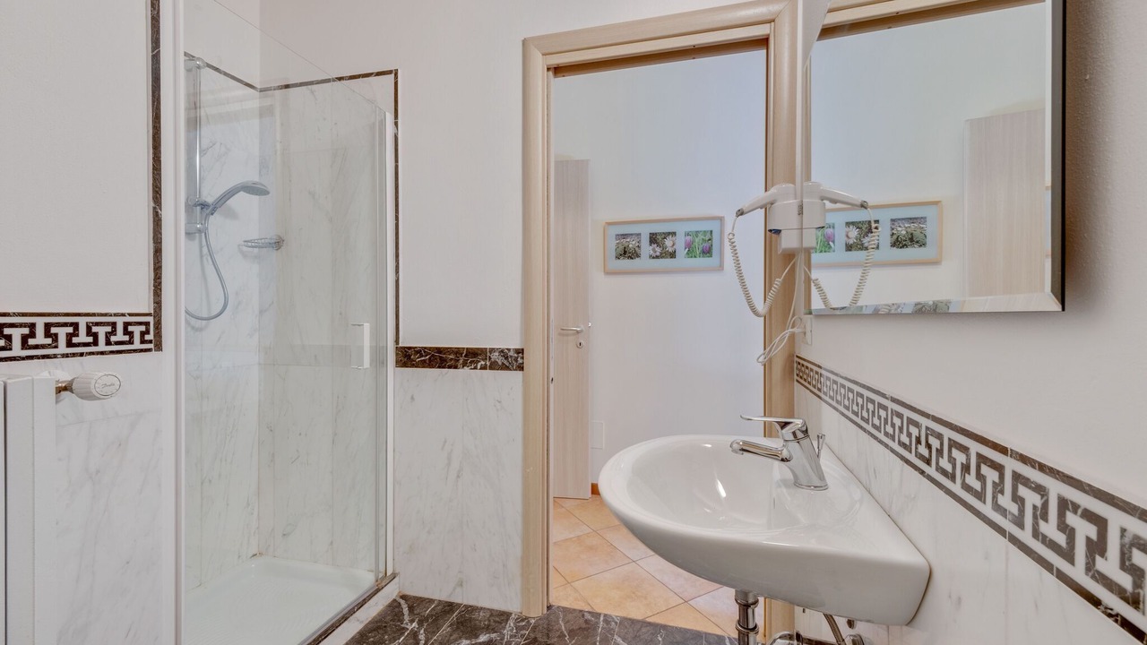 Photo of Bathroom in Crone