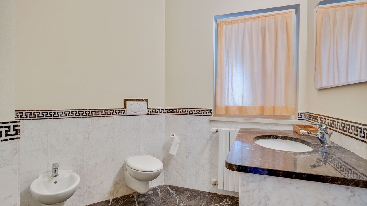 Photo of Bathroom in Crone