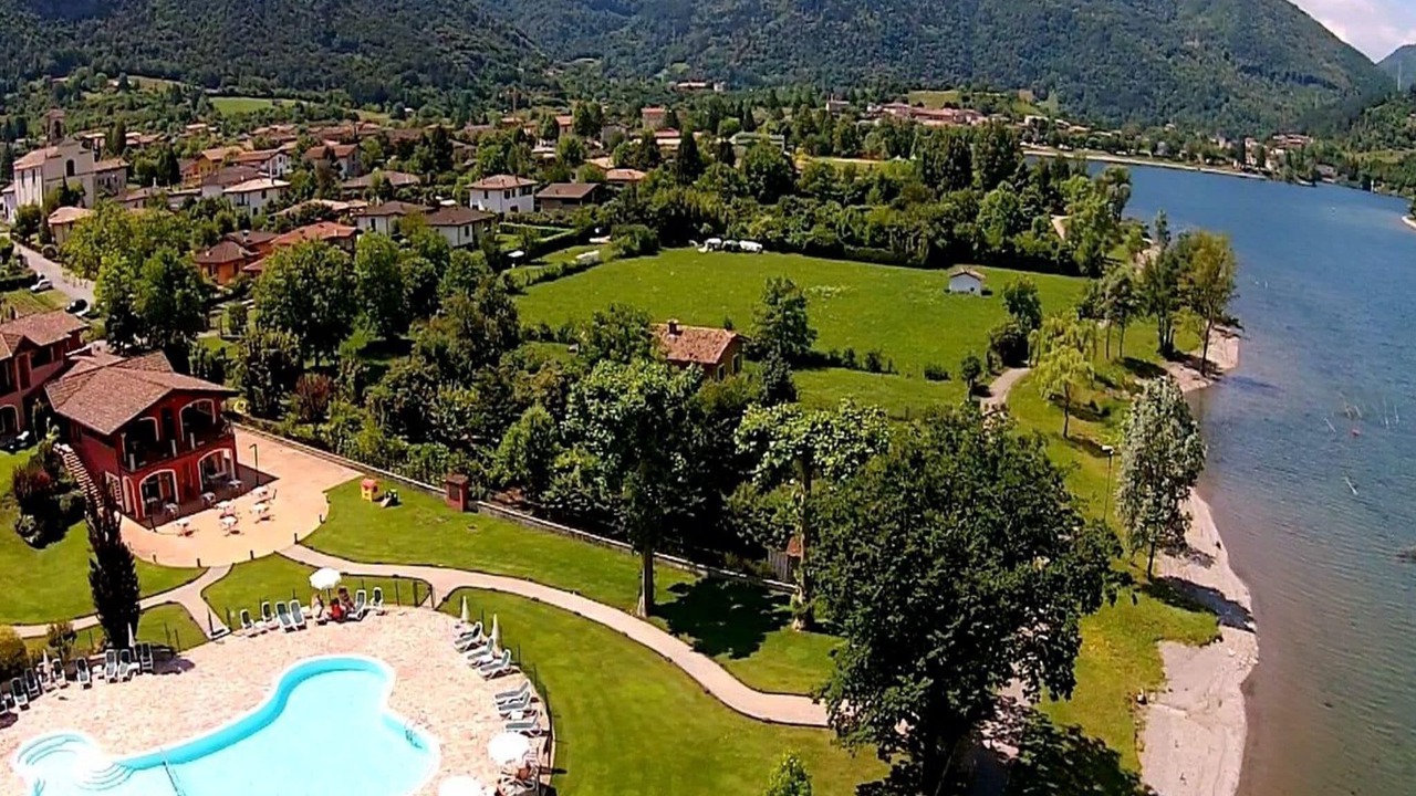 Photo of Outdoor in Crone