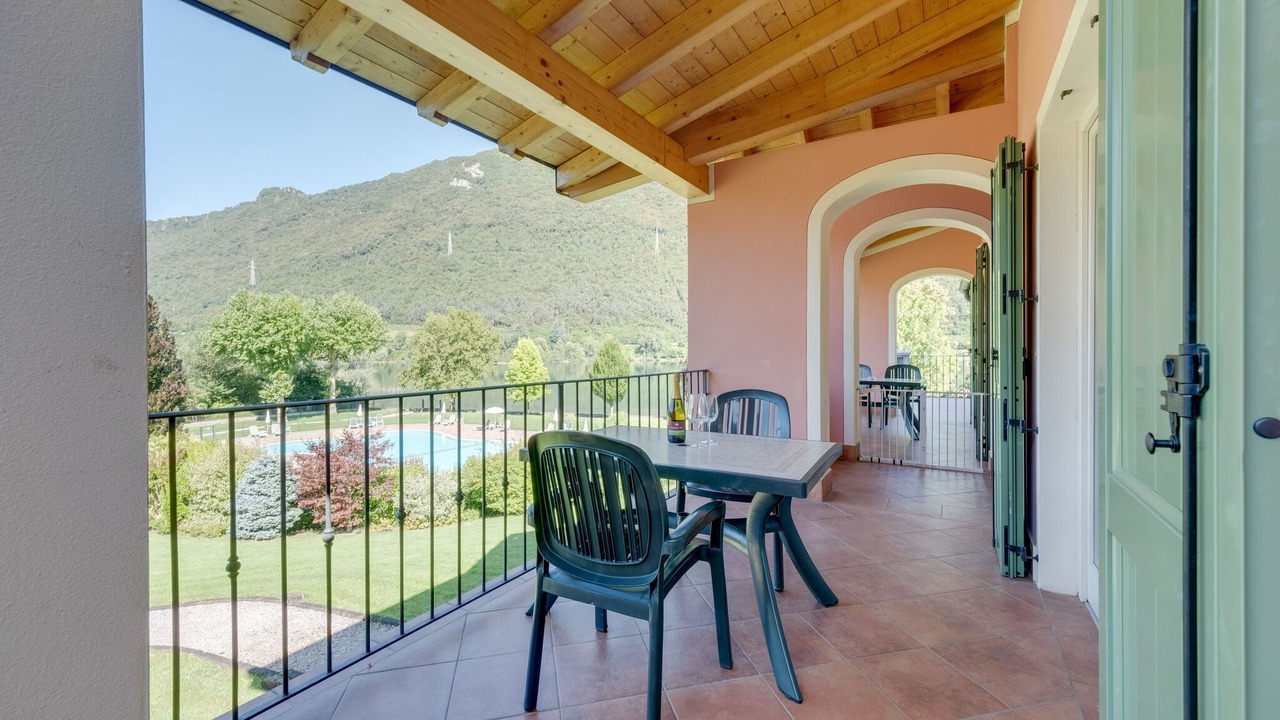 Photo of Patio Balcony in Crone