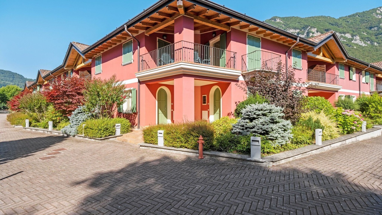 Photo of Outdoor in Crone