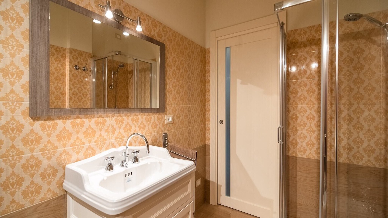 Photo of Bathroom in Marone