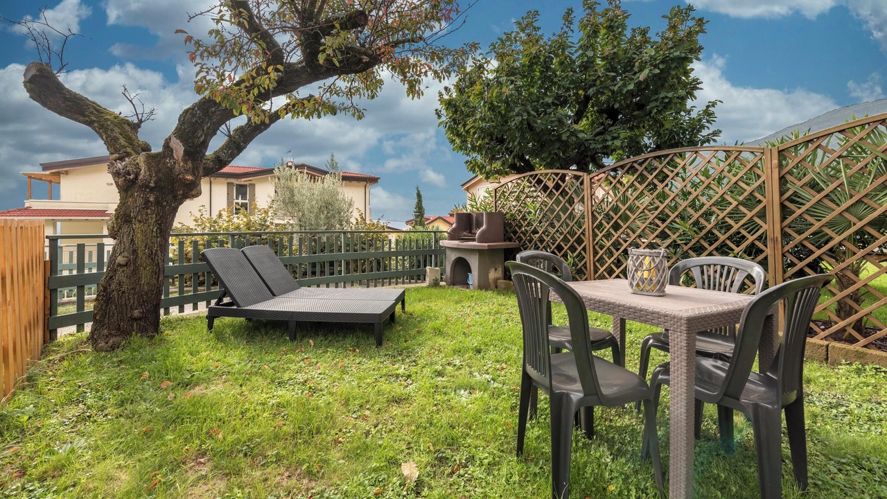 Photo of Outdoor in Aer