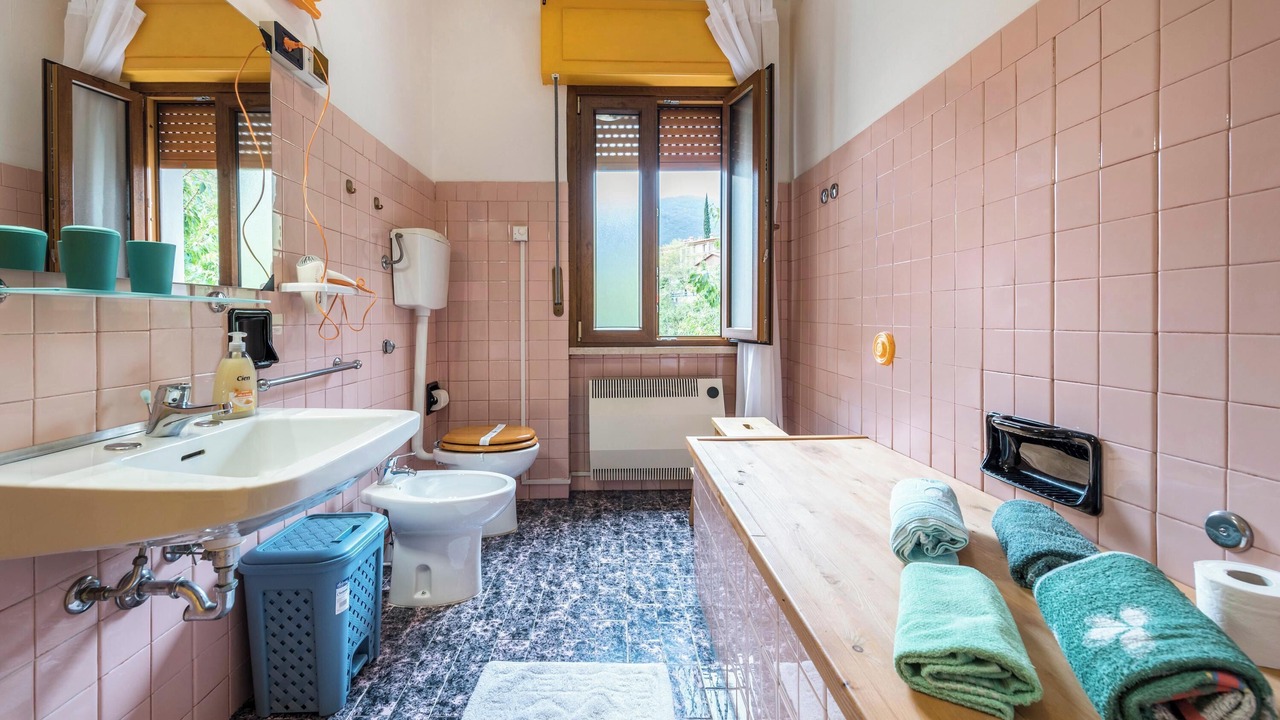 Photo of Bathroom in Aer