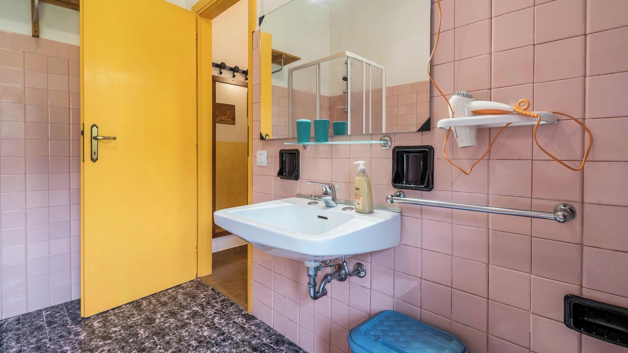 Photo of Bathroom in Aer