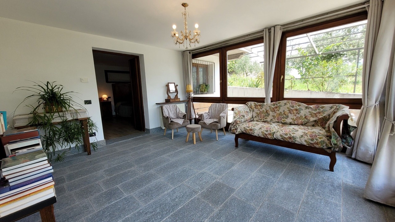 Photo of Livingroom in Costa Volpino
