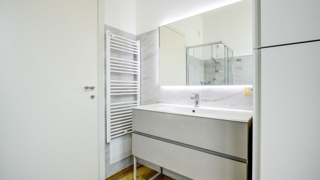 Photo of Bathroom in Desenzano del Garda City Centre
