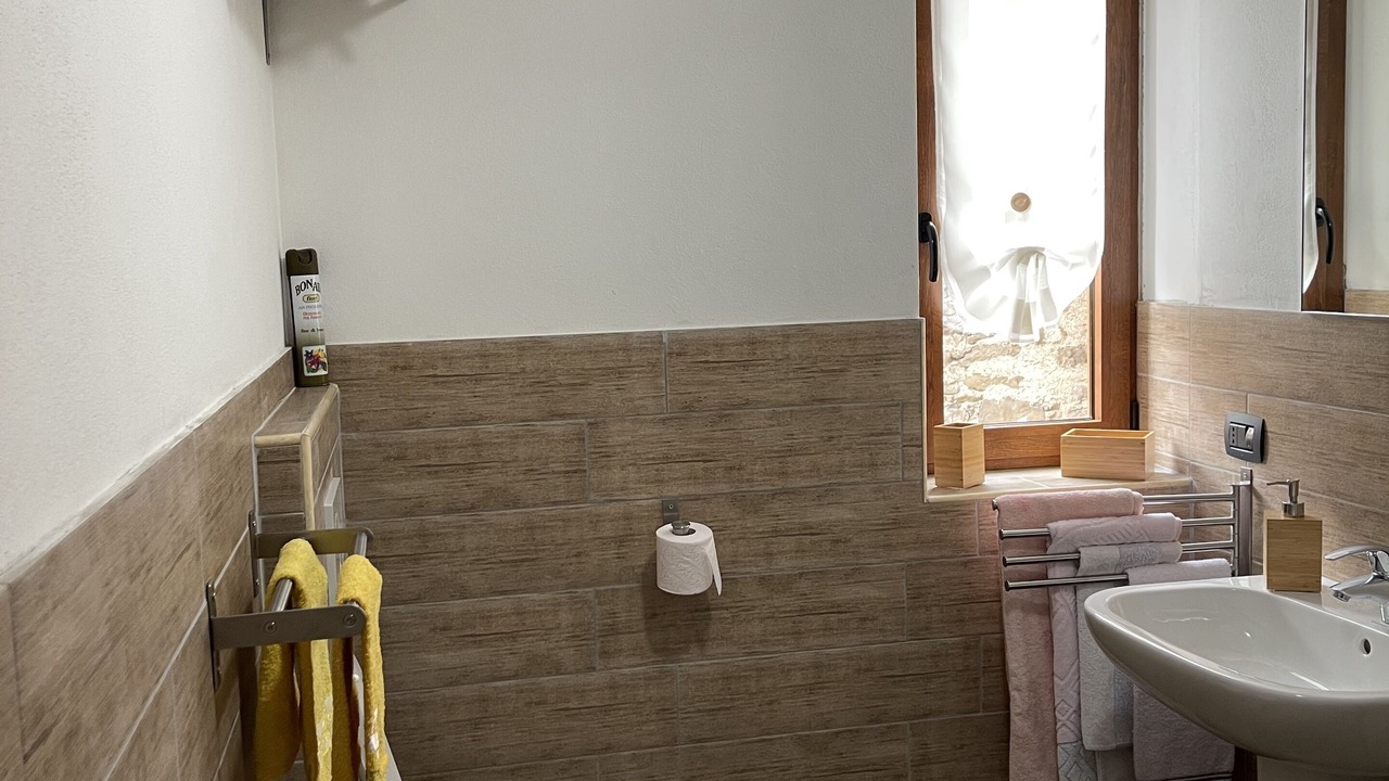 Photo of Bathroom in Taceno