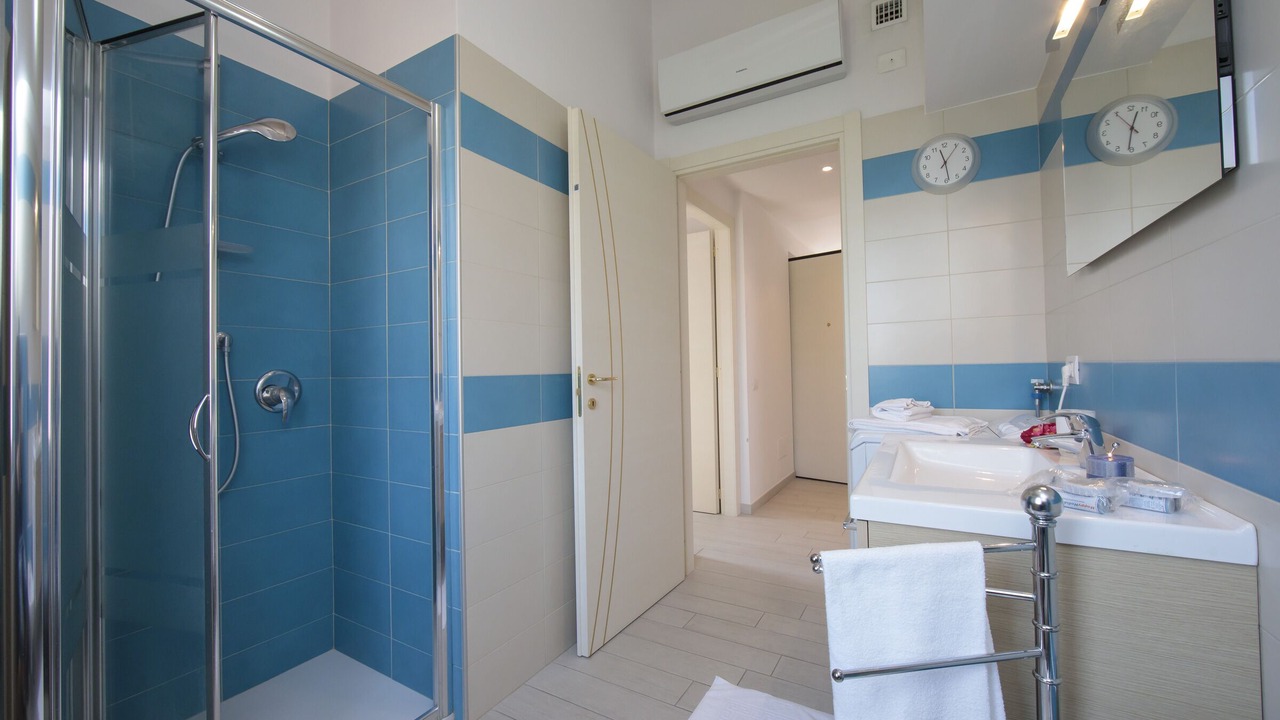 Photo of Bathroom in Angera