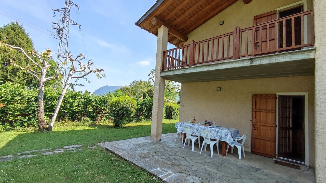 Photo of Outdoor in Corrido