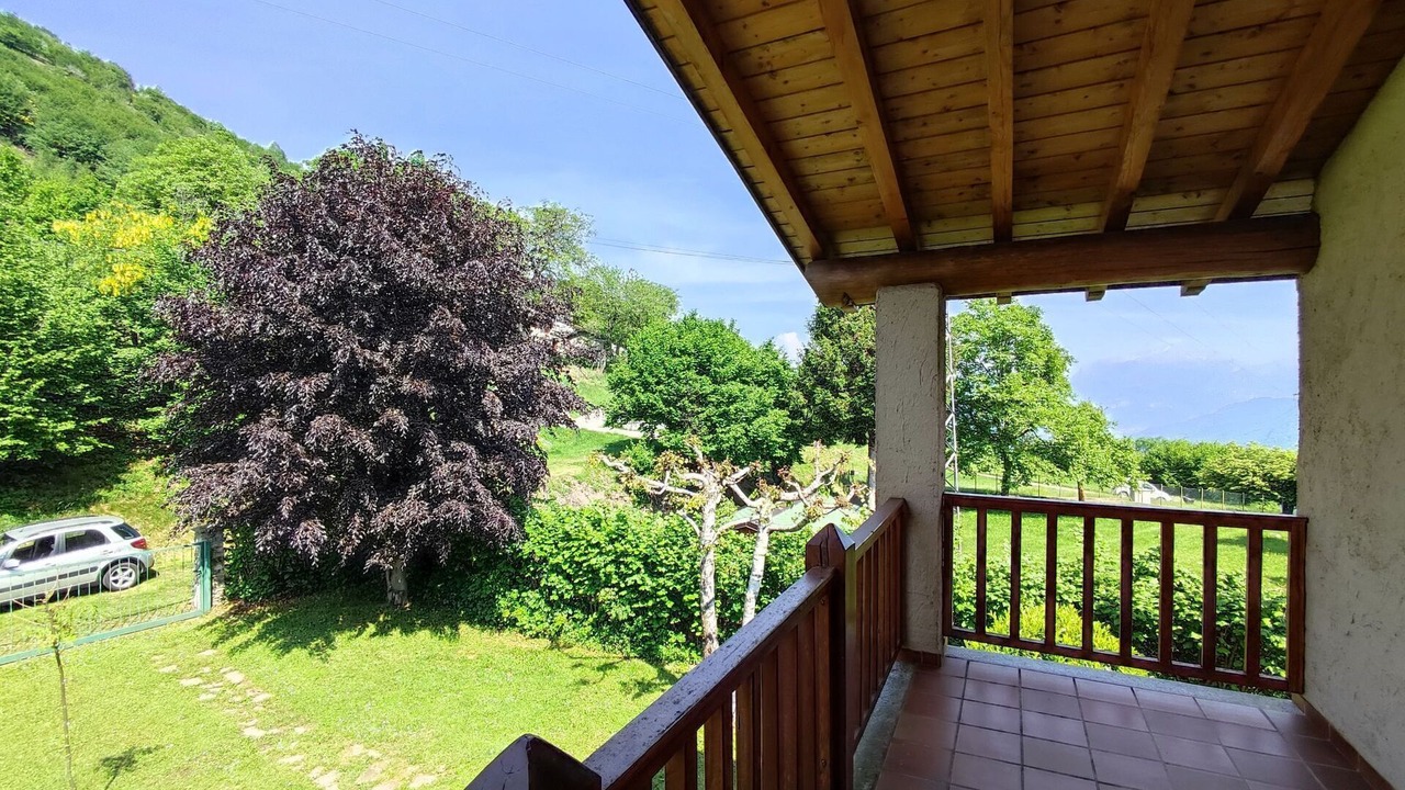 Photo of Outdoor in Corrido