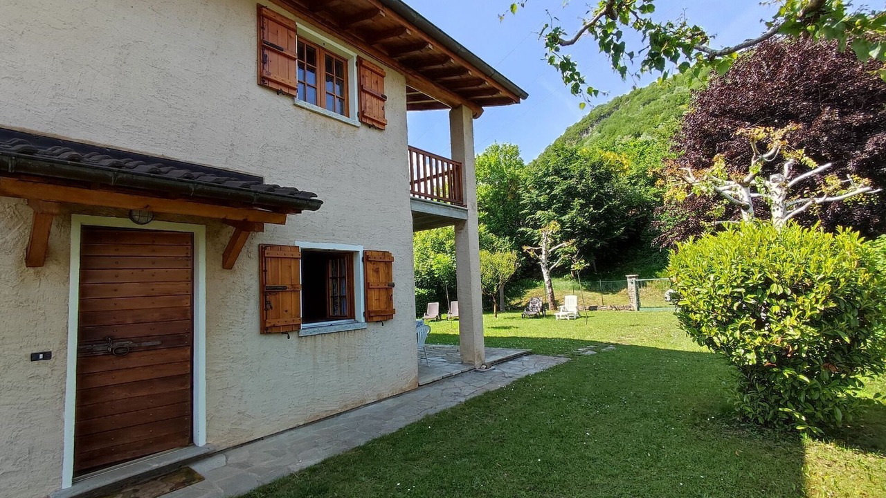 Photo of Outdoor in Corrido