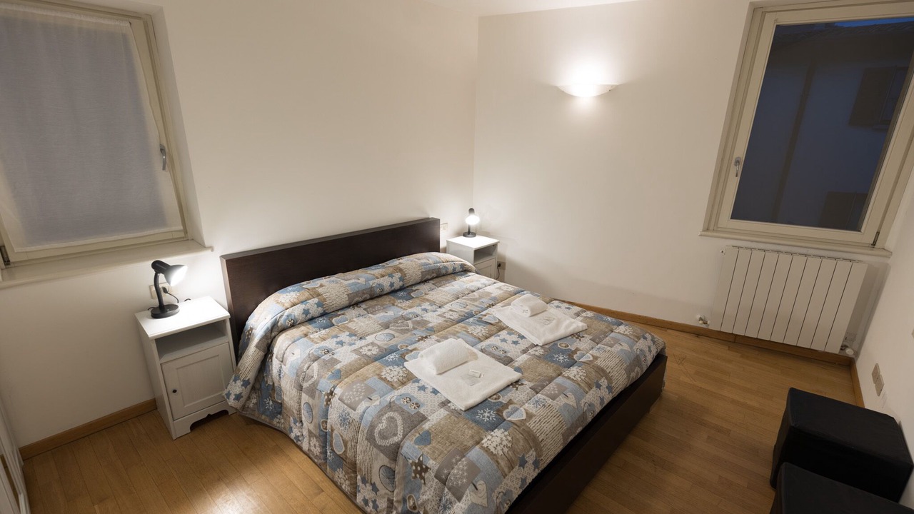 Photo of Bedroom in Lovere Old Town