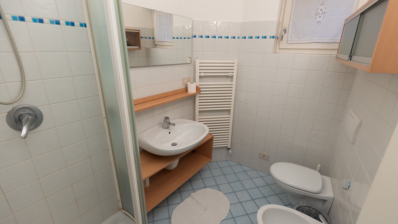 Photo of Bathroom in Lovere Old Town
