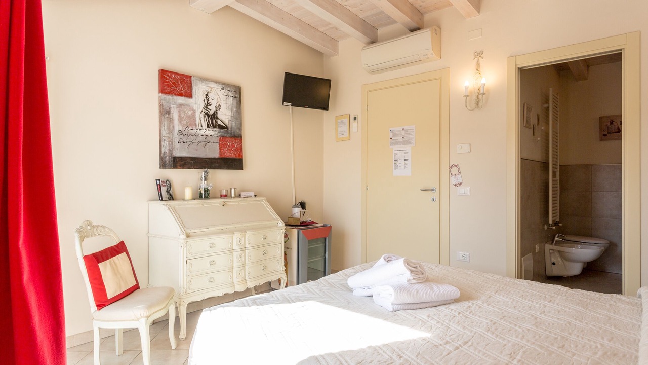 Photo of Bedroom in Sirmione