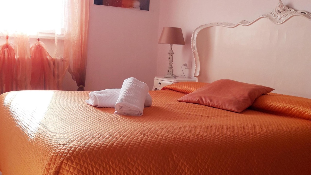 Photo of Bedroom in Sirmione