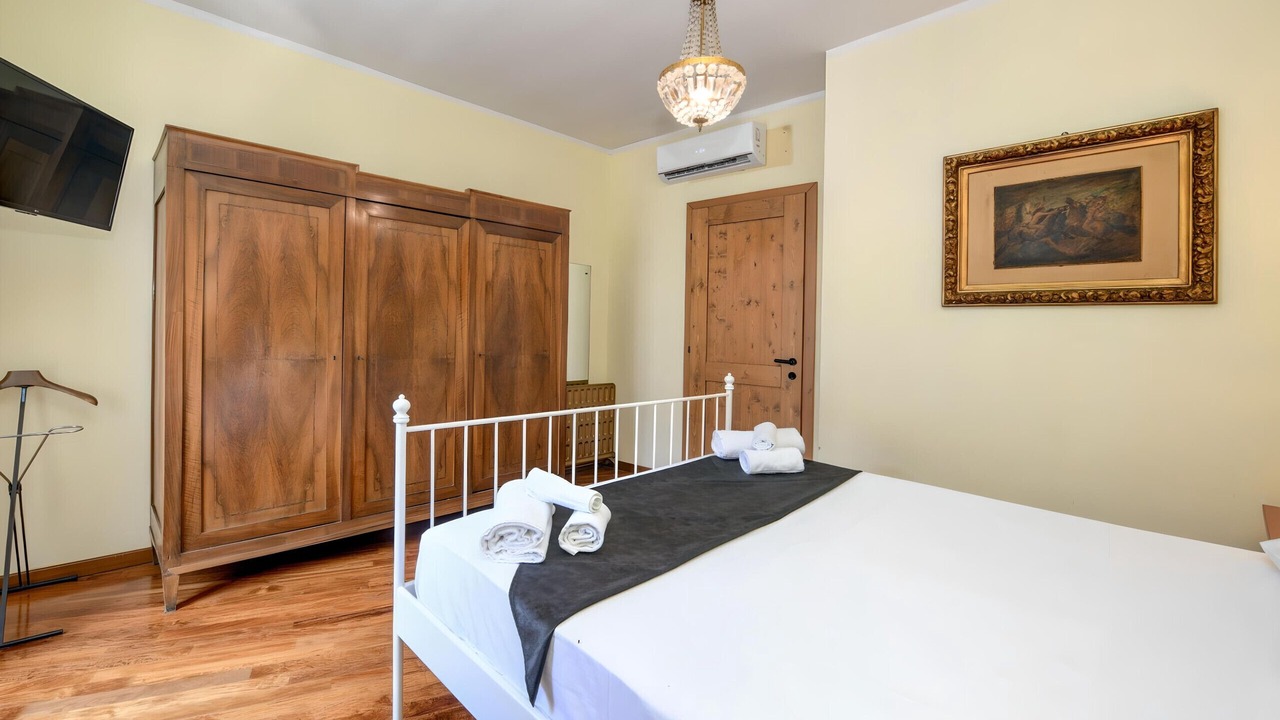 Photo of Bedroom in Sirmione