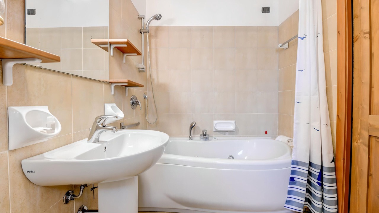 Photo of Bathroom in Sirmione