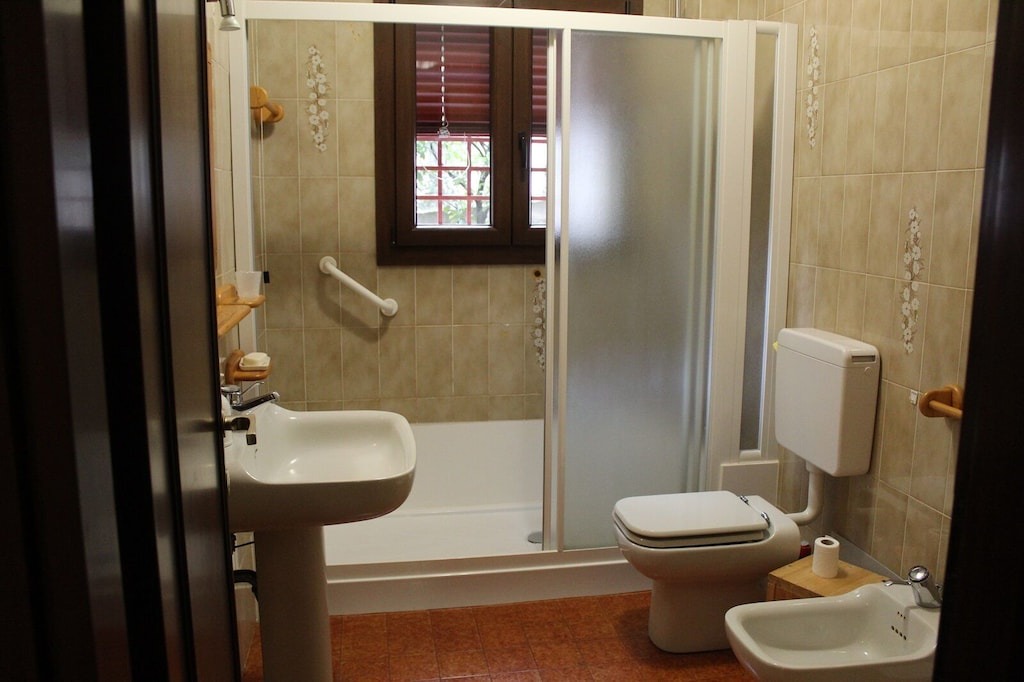 Photo of Bathroom in Luino