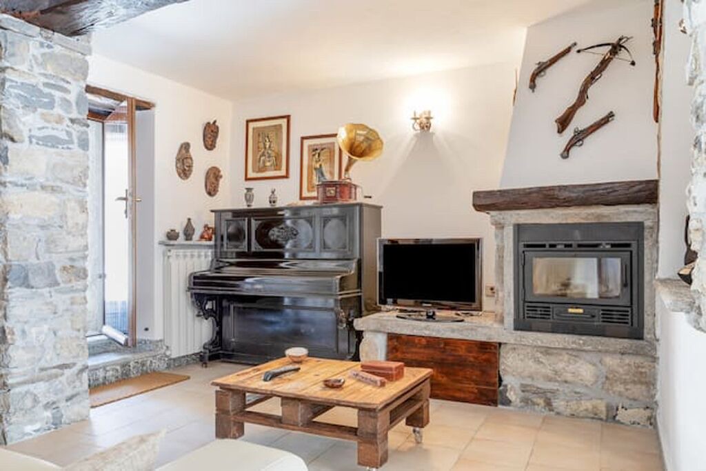 Photo of Livingroom in Arcumeggia