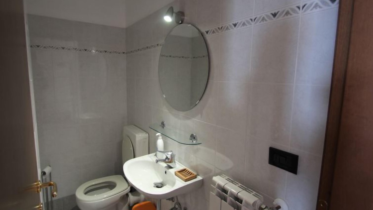 Photo of Bathroom in Poppino