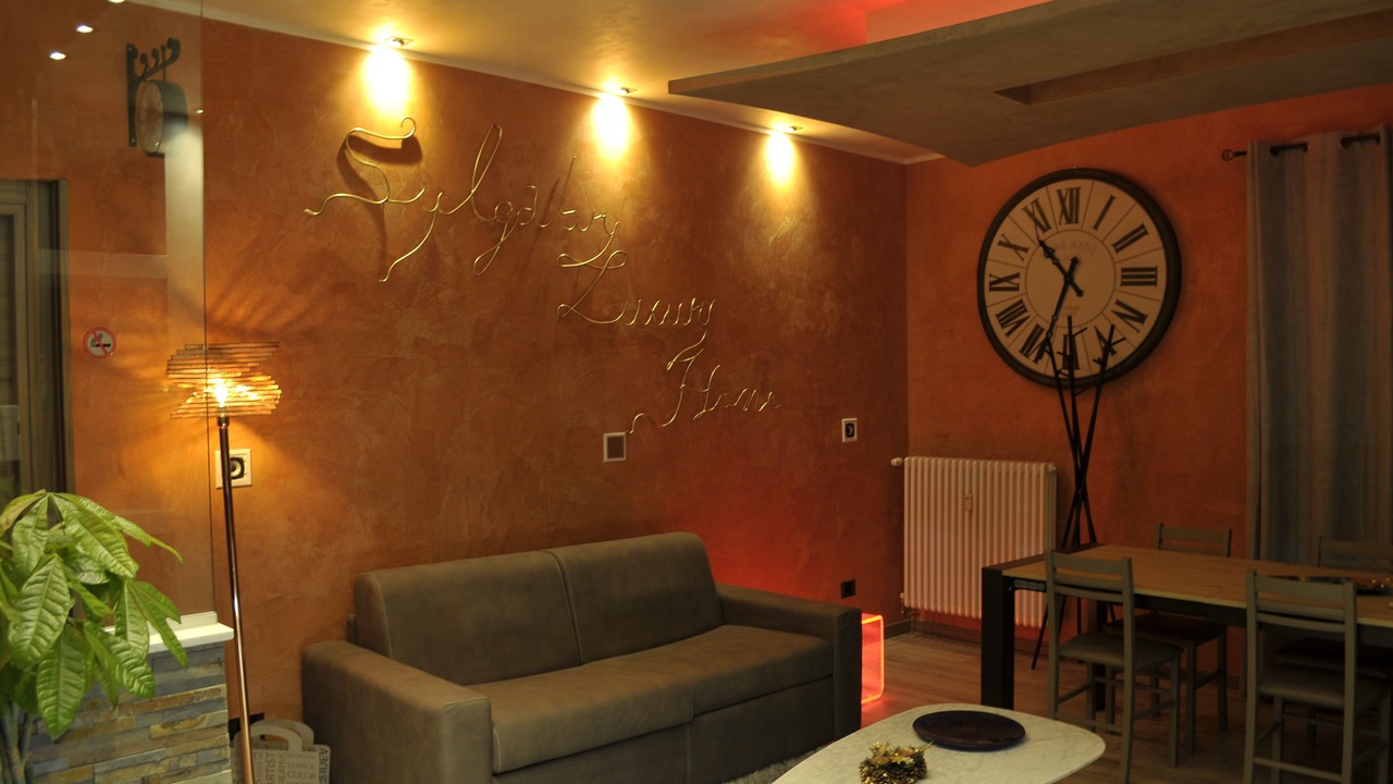 Photo of Livingroom in Downtown