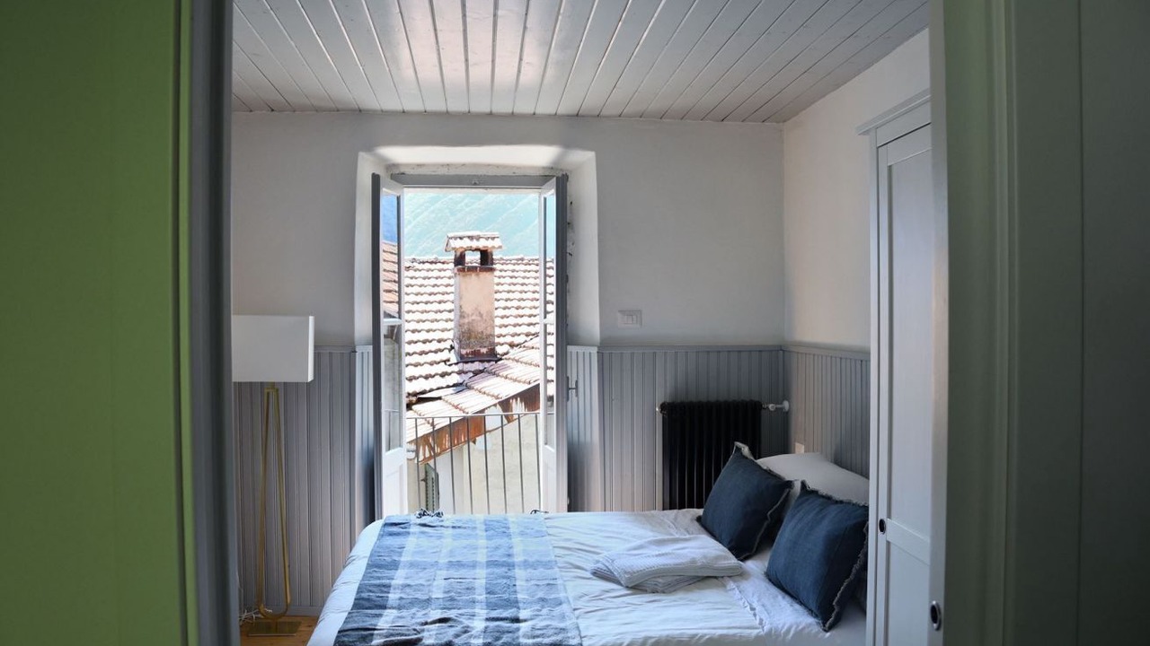 Photo of Bedroom in Colonno
