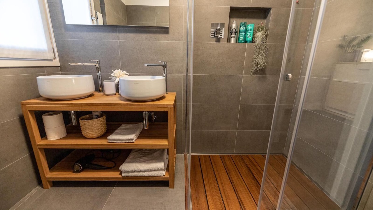 Photo of Bathroom in Como City Centre