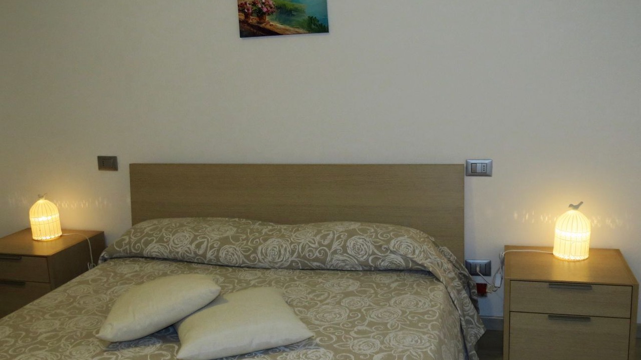 Photo of Bedroom in Lovere Old Town