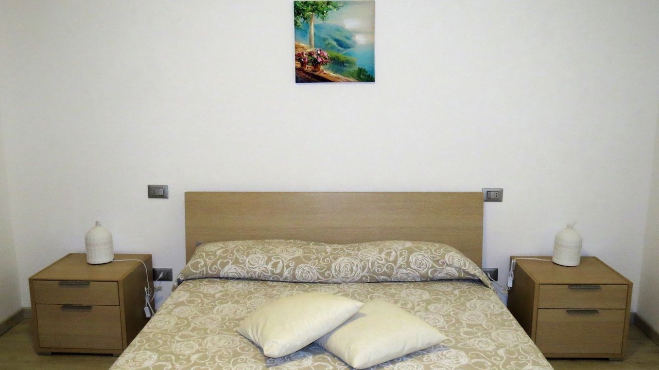 Photo of Bedroom in Lovere Old Town
