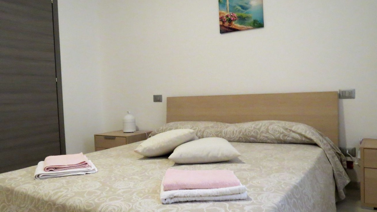 Photo of Bedroom in Lovere Old Town
