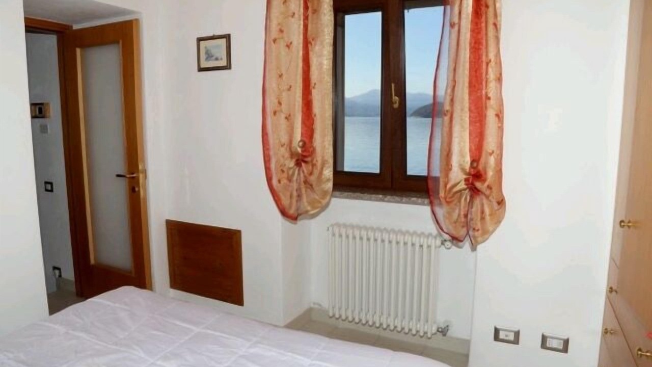 Photo of Bedroom in Tronzano Lago Maggiore