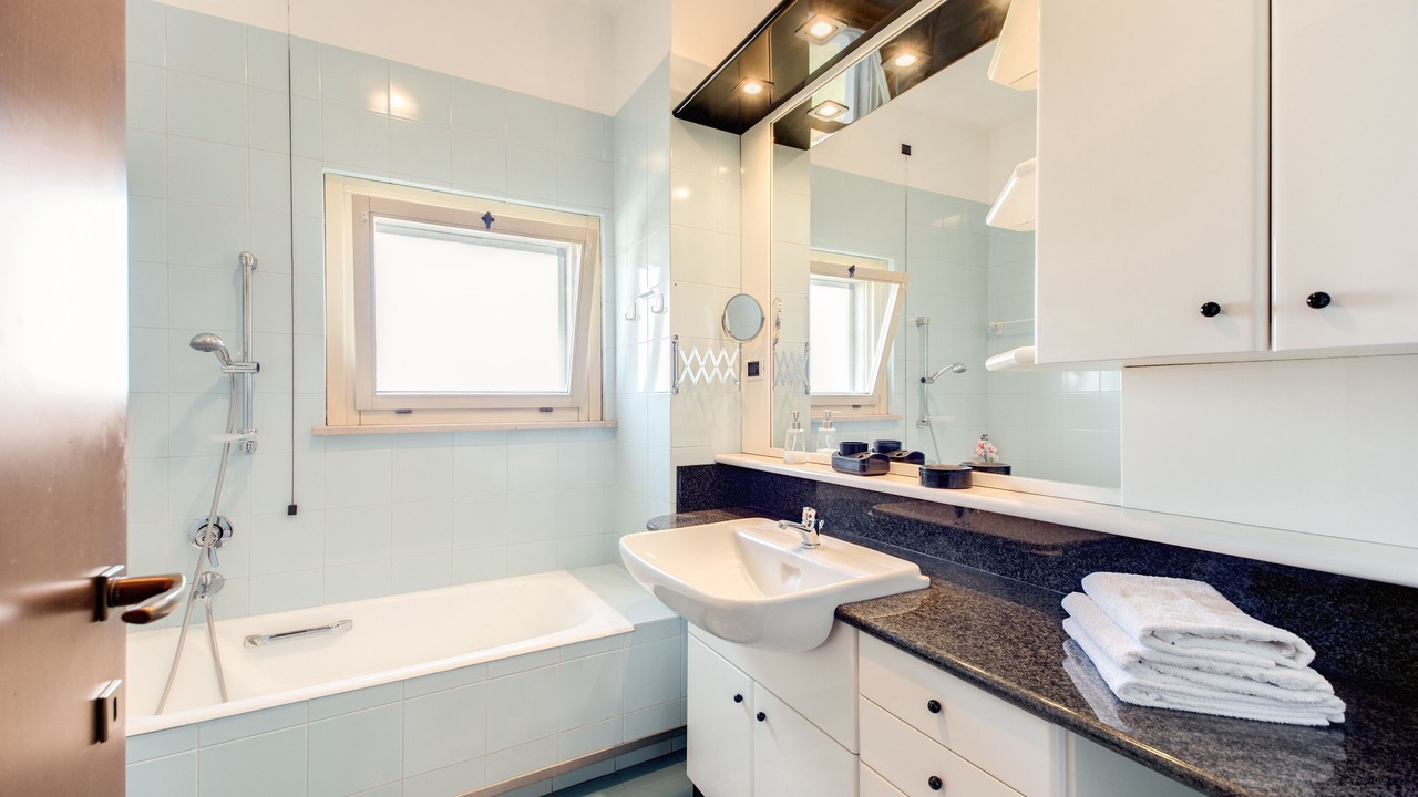 Photo of Bathroom in Lorenteggio