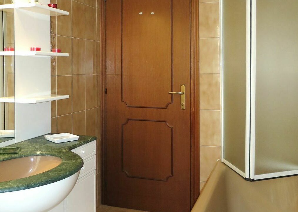 Photo of Bathroom in Corrido