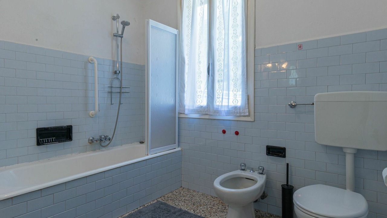 Photo of Bathroom in Cremia