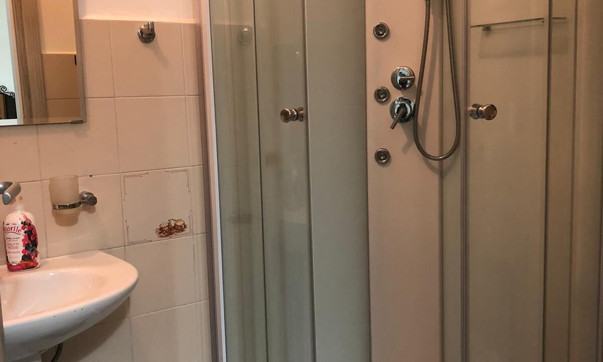 Photo of Bathroom in Rho
