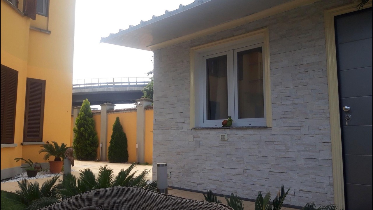 Photo of Outdoor in Rho