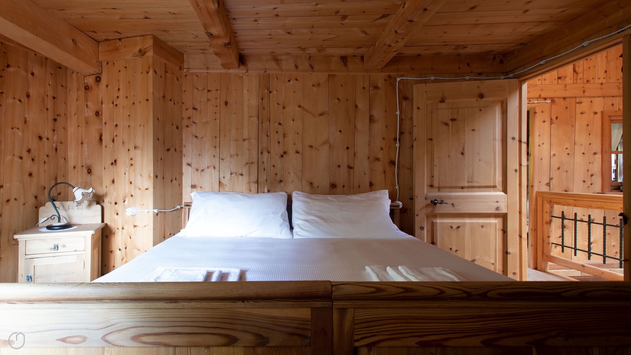 Photo of Bedroom in Tola