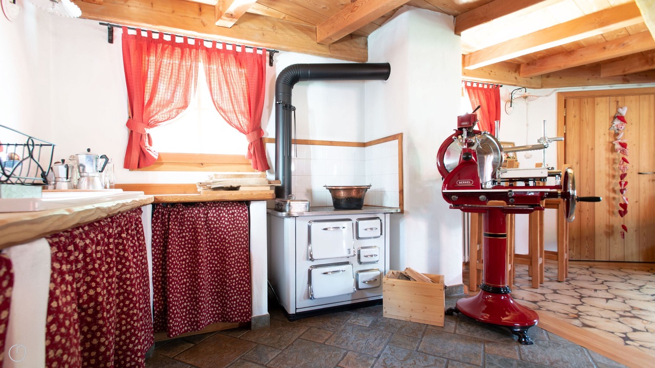 Photo of Kitchen in Tola