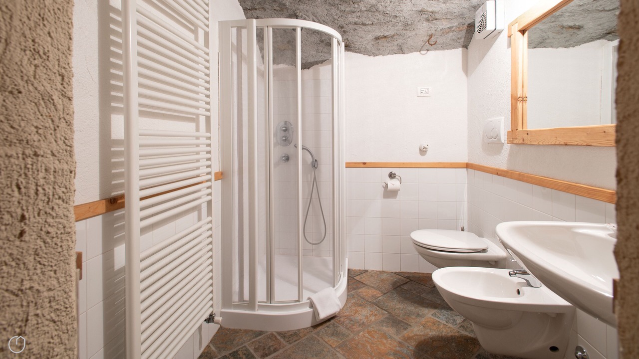 Photo of Bathroom in Tola