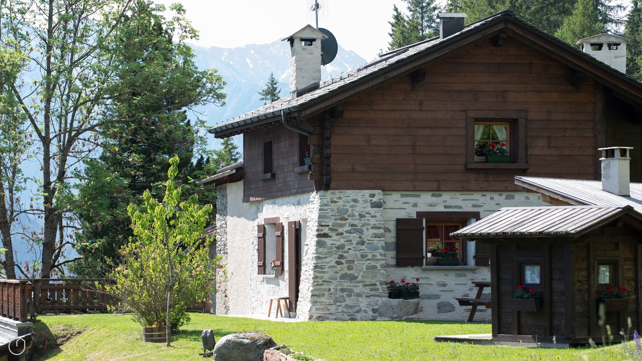 Photo of Outdoor in Tola