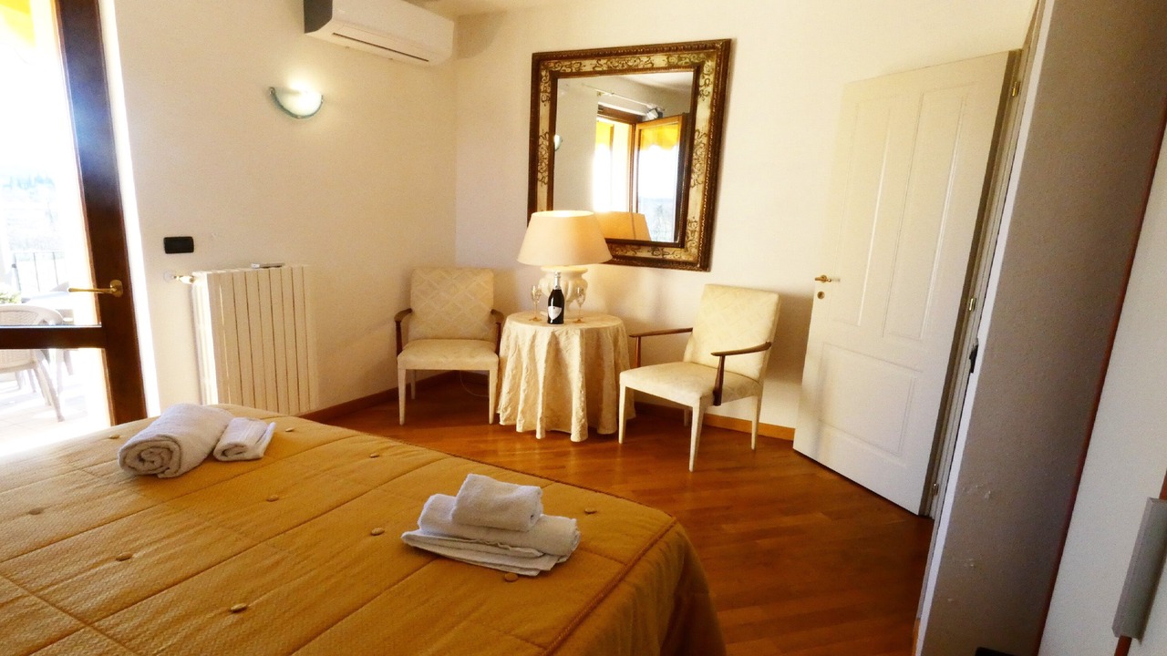 Photo of Bedroom in Polpenazze del Garda